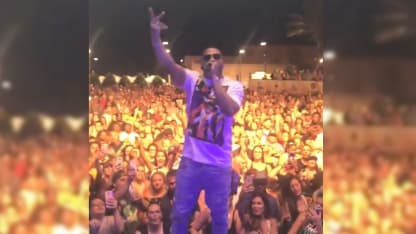 Nelly stops concert, asks crowd to join him to say 'Let's Go Blues'