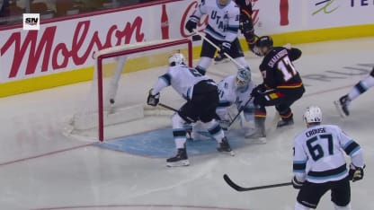 Sharangovich races Flames out to early lead