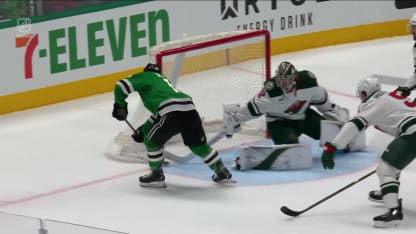 MIN@DAL: Hughes scores goal against Filip Gustavsson