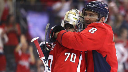 Holtby-Ovechkin-hug 4-11