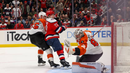 Vladař 28 zákrokmi nepomohol Flyers nadýchnuť sa