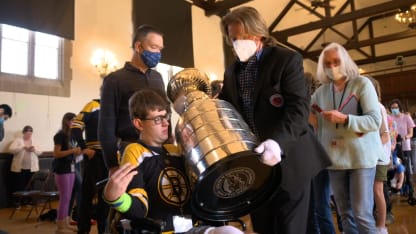 Stanley Cup creates special moments at Perkins School for blind in Boston