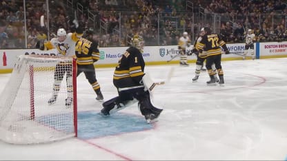 PIT@BOS: Karlsson scores goal against Jeremy Swayman
