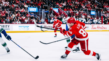 VAN@DET: Kane scores PPG against Kevin Lankinen