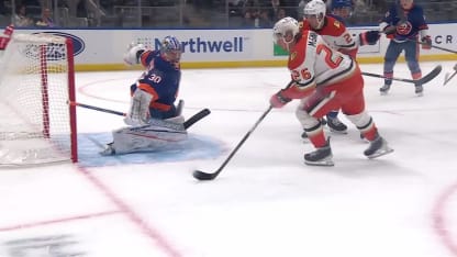 ANA@NYI: Sorokin with a great save against Brock McGinn