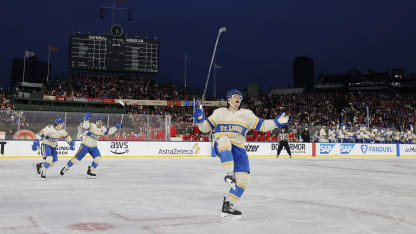 Blues beat Blackhawks 6-2 at Winter Classic