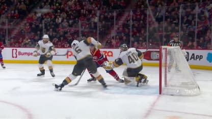 VGK@MTL: Schmid with a great save against Juraj Slafkovsky