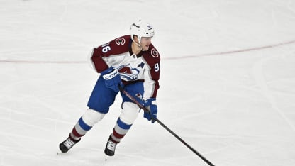 Rantanen toivottaa Kähkösen tervetulleeksi Avalancheen