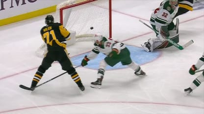 Malkin anota para los Penguins