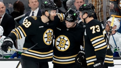 Bruins take down Canucks 4-0