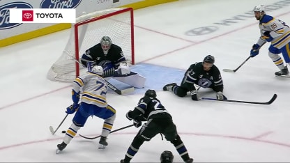 Thompson se joint à la fête en 1re période