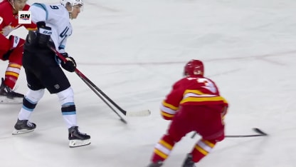 Crouse surprend Wolf d'un tir vif