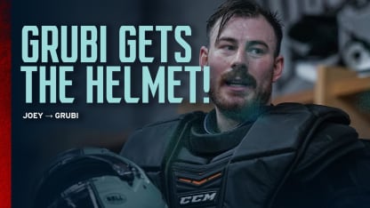 GRUBI GETS THE F1 HELMET!