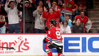 Connor Bedard ayudó a los Chicago Blackhawks a levantarse