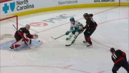 Graf frappe en seulement 33 secondes!