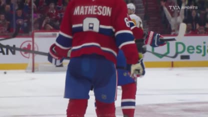 Josh Anderson marque un but c. les Penguins de Pittsburgh