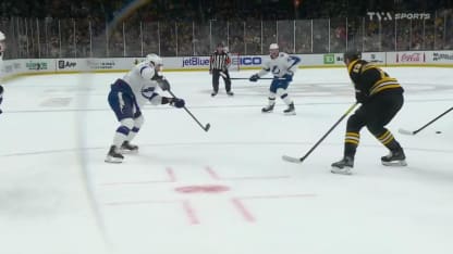 Hedman réduit l'écart en fin de 2e période