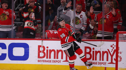 WPG@CHI: Bedard scores empty-net goal