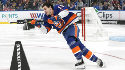 Barzal-Corner-2