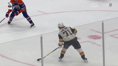 Karlsson complète la passe-et-va