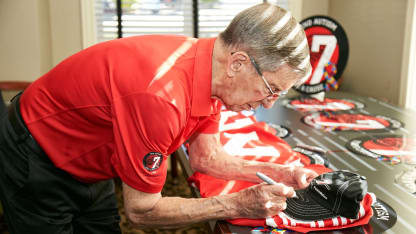 2016 Ted Lindsay signing