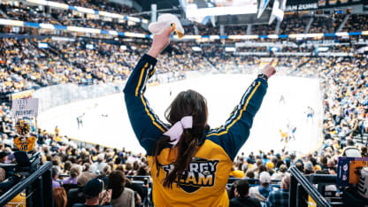 20251122_HockeyFightsCancer_261 1