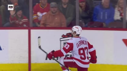 Passe parfaite de Kane à DeBrincat