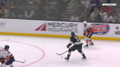 NYI@LAK: Lee scores goal against Darcy Kuemper