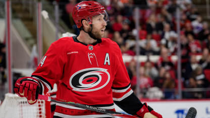Hurricanes Slavin retour possible jeudi