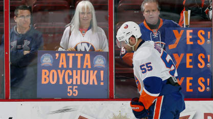 Boychuk-2015-Fans-Sign