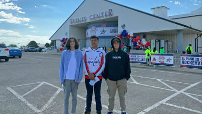 El-Paso-Fans-Outside