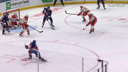 Barzal snaps home PPG