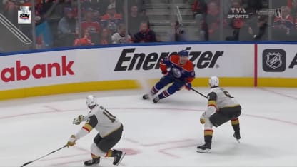 McDavid crée l'égalité tard en 3e période