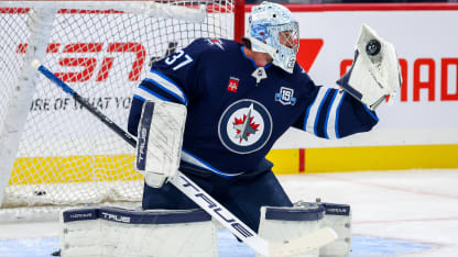 Hellebuyck WPG glove save