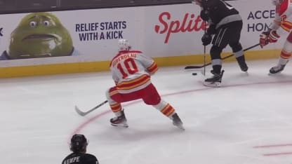 CGY@LAK: Kempe scores goal against Dustin Wolf