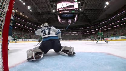 WPG@DAL: Steel scores goal against Connor Hellebuyck