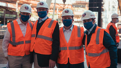 Topping-Gallery-four-pose