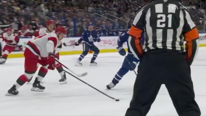 Tavares marque à son 1200e match