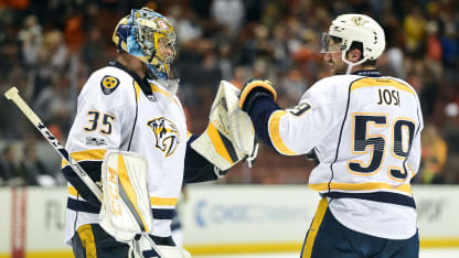 Rinne_Josi_fistbump_1