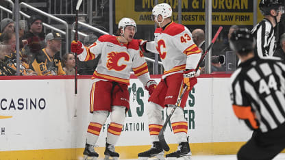 Zary takes early lead on breakaway