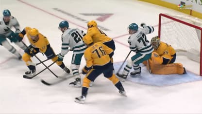 SJS@NSH: Smith scores PPG against Juuse Saros