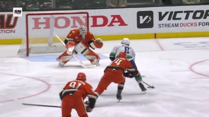 VAN@ANA: Boeser scores SHG against 
Lukas Dostal