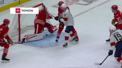 FLA@DET: Tkachuk scores goal against John Gibson