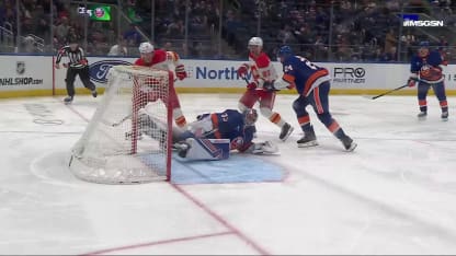 CGY@NYI: Rittich with a great save against Ryan Strome