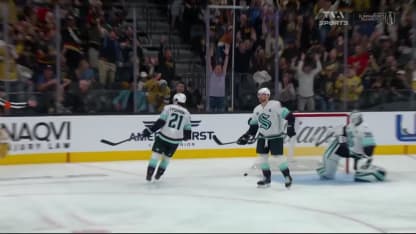 Barbashev lance dans une cage béante