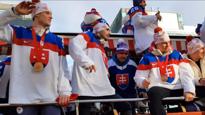 Slovensko oslávilo bronz spanilou jazdou v Bratislave