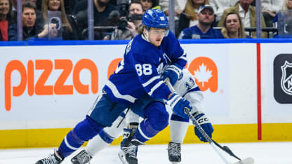 Toronto Maple Leafs Winger William Nylander (88) skates with the puck during the second period of the NHL regular season game between the Tampa Bay Lightning and the Toronto Maple Leafs on April 3, 2024, at Scotiabank Arena in Toronto, ON, Canada. (Photo by Julian Avram/Icon Sportswire via Getty Images)