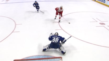Vasilevskiy shuts down Mantha