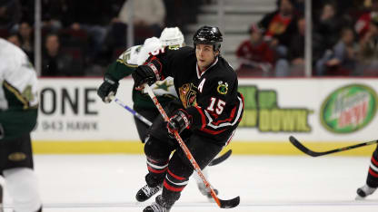 Center Tuomo Ruutu #15 of the Chicago Blackhawks controls the puck against the Dallas Stars November 29, 2006 at the United Center in Chicago, Illinois. The Blackhawks won 2-1. (Photo by Jonathan Daniel/Getty Images)