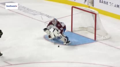 Blackwood stoppe Zegras en tir de pénalité